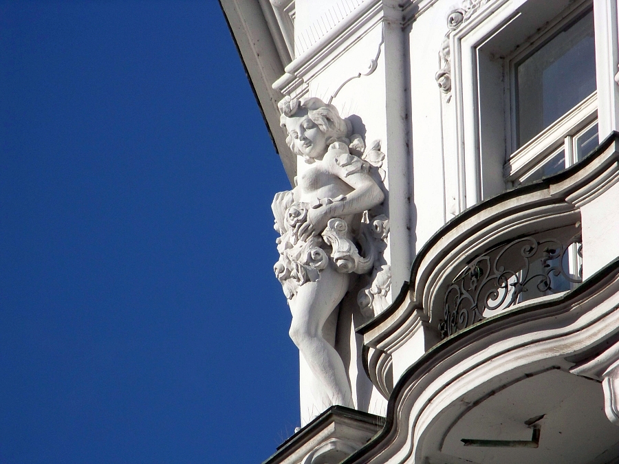 N�rodn� t��da